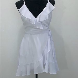 Bebe Wrap Dress 🤍